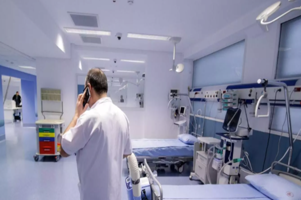 Medicamentul de câțiva lei care face minuni la Terapie Intensivă! O pastilă banală previne complicațiile grave și scurtează internarea