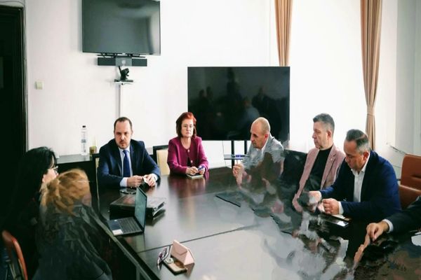 Ministrul Sănătății, Alexandru Rogobete, discuții cu sindicaliștii din sănătate despre gărzi, salarizare și structura personalului