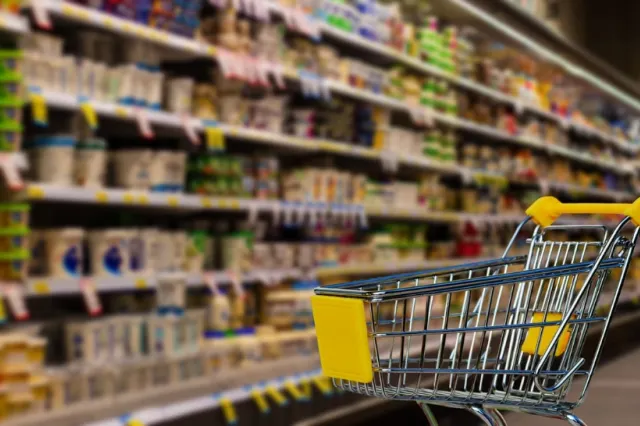 Aditivii din mii de produse de supermarket, asociați cu hipertensiunea. Opt conservanți sunt în atenția cercetătorilor