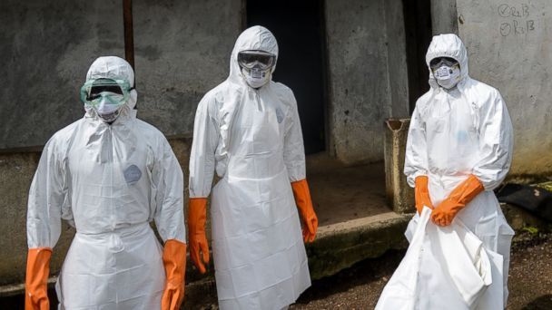 Comisia Europeană: Riscul unei epidemii de Ebola în UE este „foarte scăzut”
