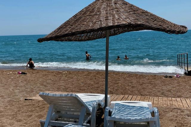 Cum ne protejăm vara: sfaturi pentru vacanțe sigure și sănătoase